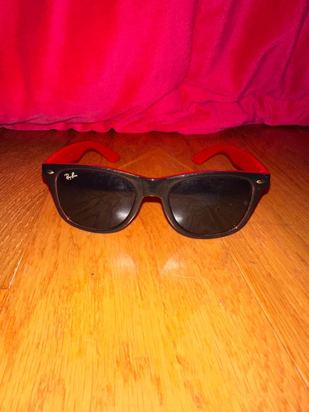 Ray-Ban Black Front Red Temple Wayfarer Sunglasses